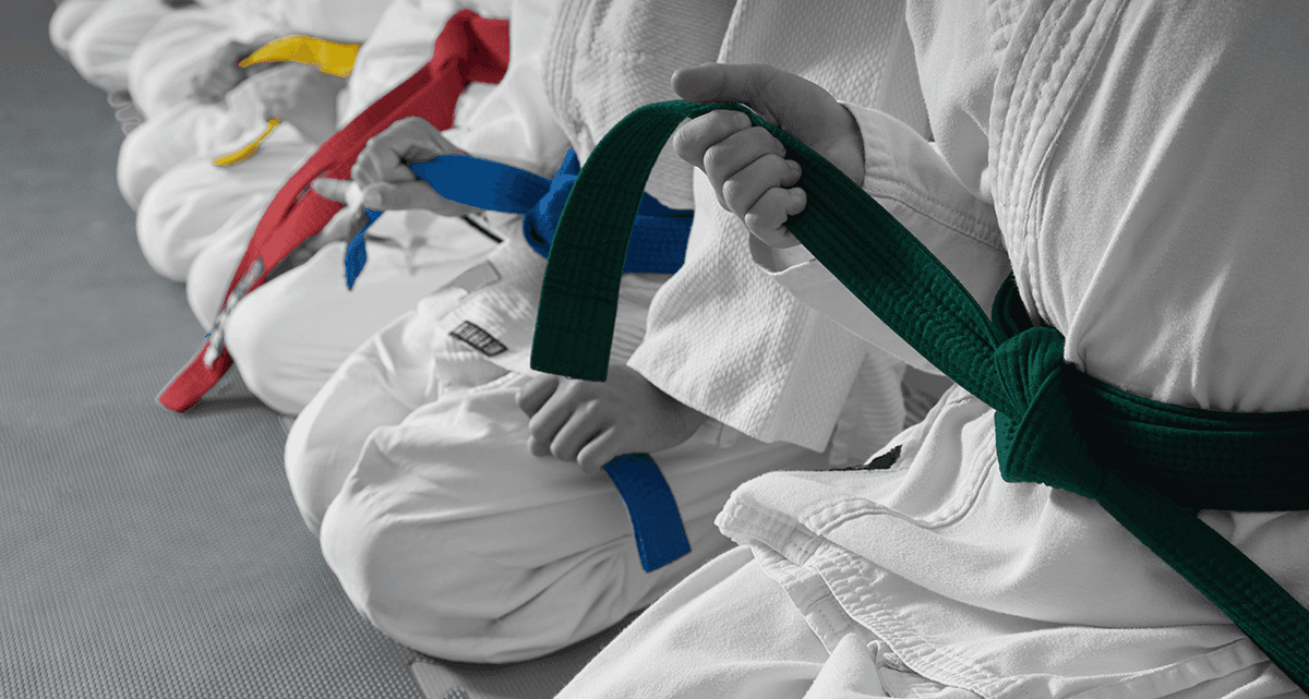 Karate belt tightening